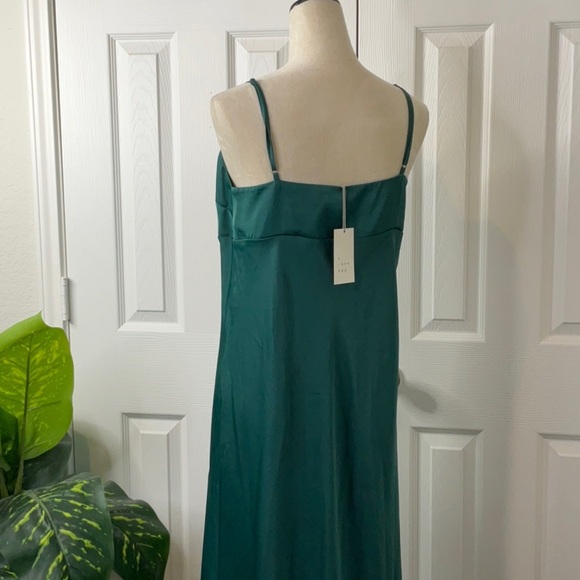 A New Day - Emerald Green Satin-like Dress Size M - Picture 8 of 14